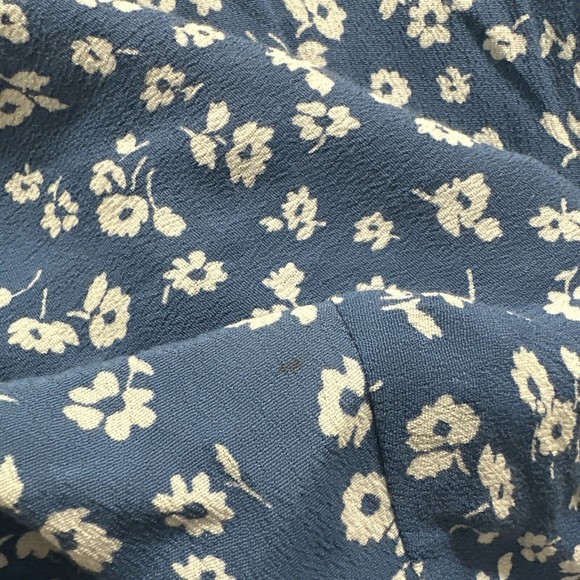 Rails‎ Sophia Romper in Blue Daisies S Causal Summer - Picture 12 of 12